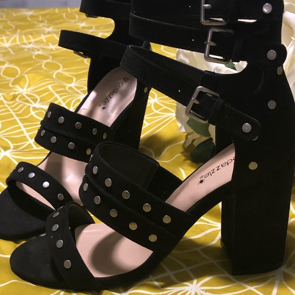 (Size 8 left) Studded block heel sandals - Picture 4 of 6